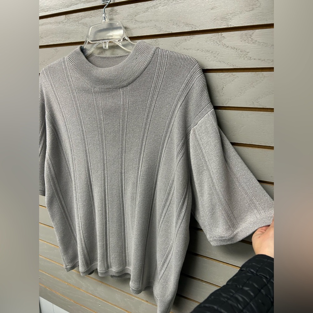Gray Ribbed Women's Top - Picture 5 of 6